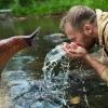 Родниковая вода и слизень