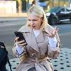 дева и телефон