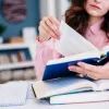 Девушка, книги, экзамен