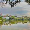 Вид на монастырь с противоположного берега Большого Новодевичьего пруда