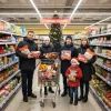 Семья, супермаркет, продукты, Новый год