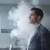 Мужчина в дыму