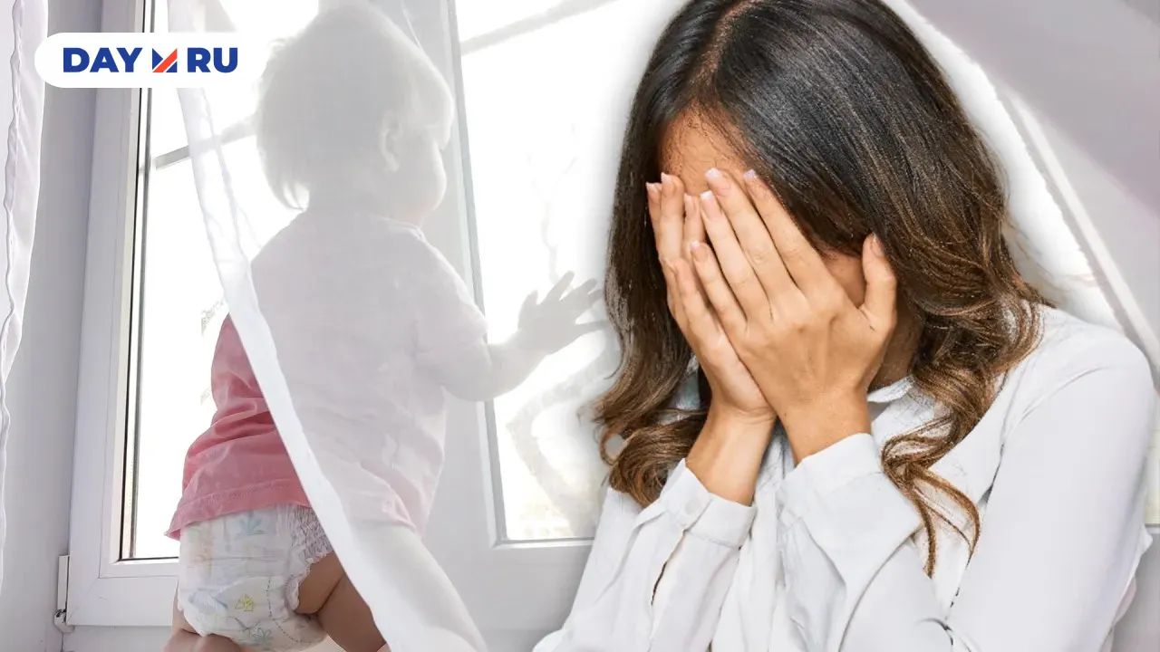 Малыш на подоконнике