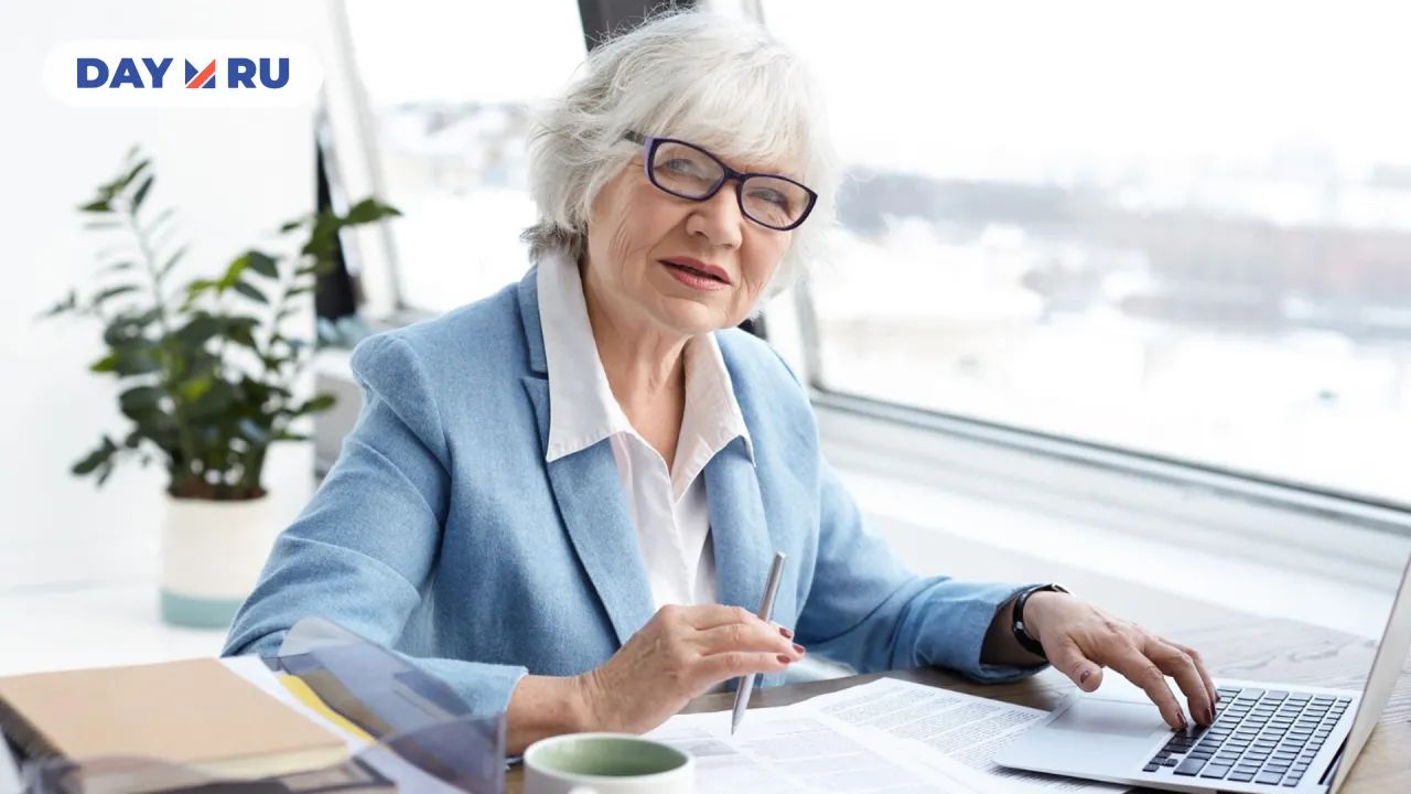 Пенсионер на работе