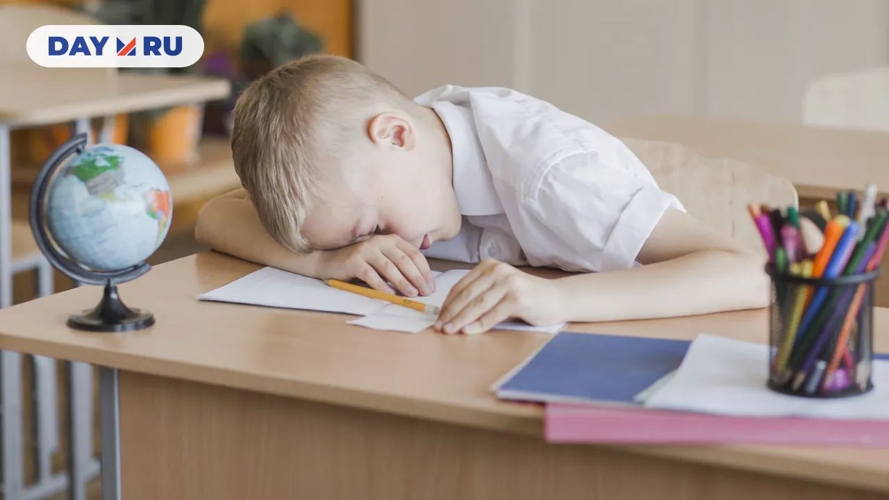 Спящий школьник
