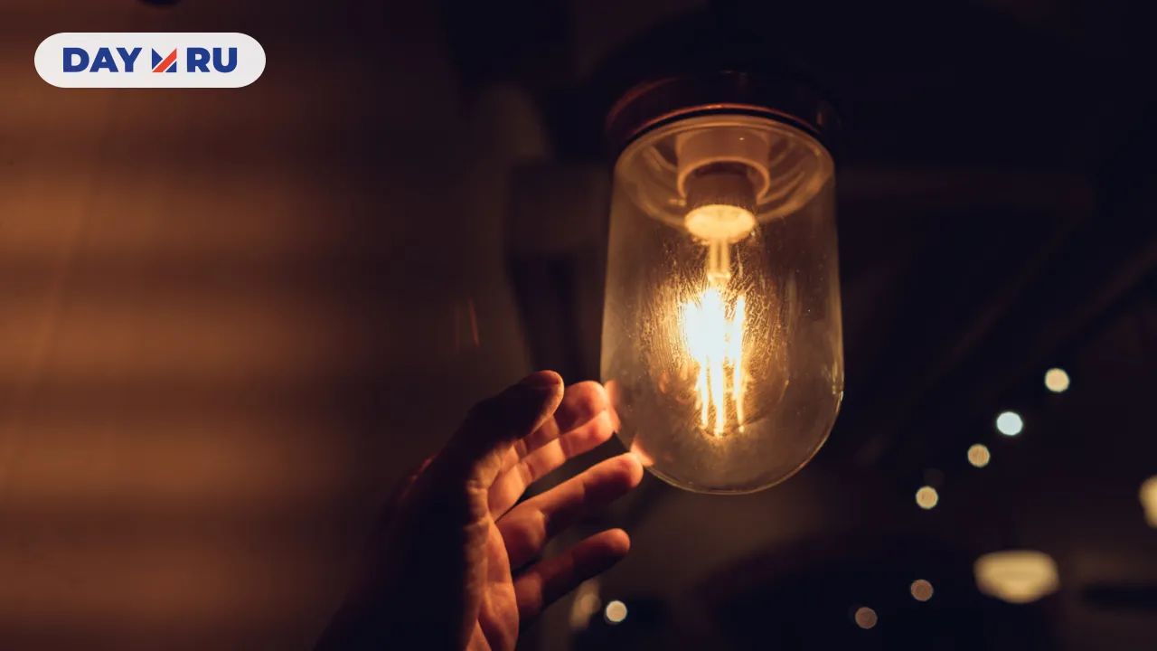 Лампочка, рука