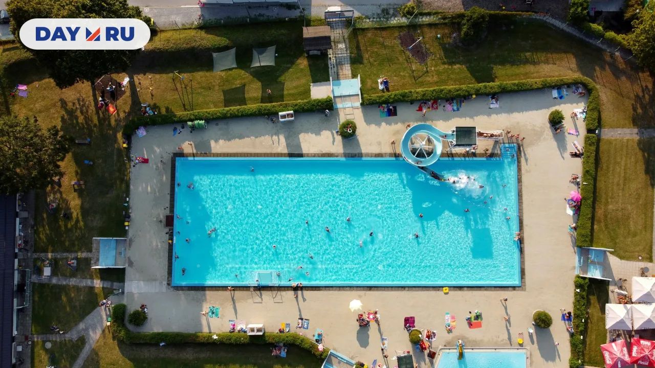 общественный бассейн