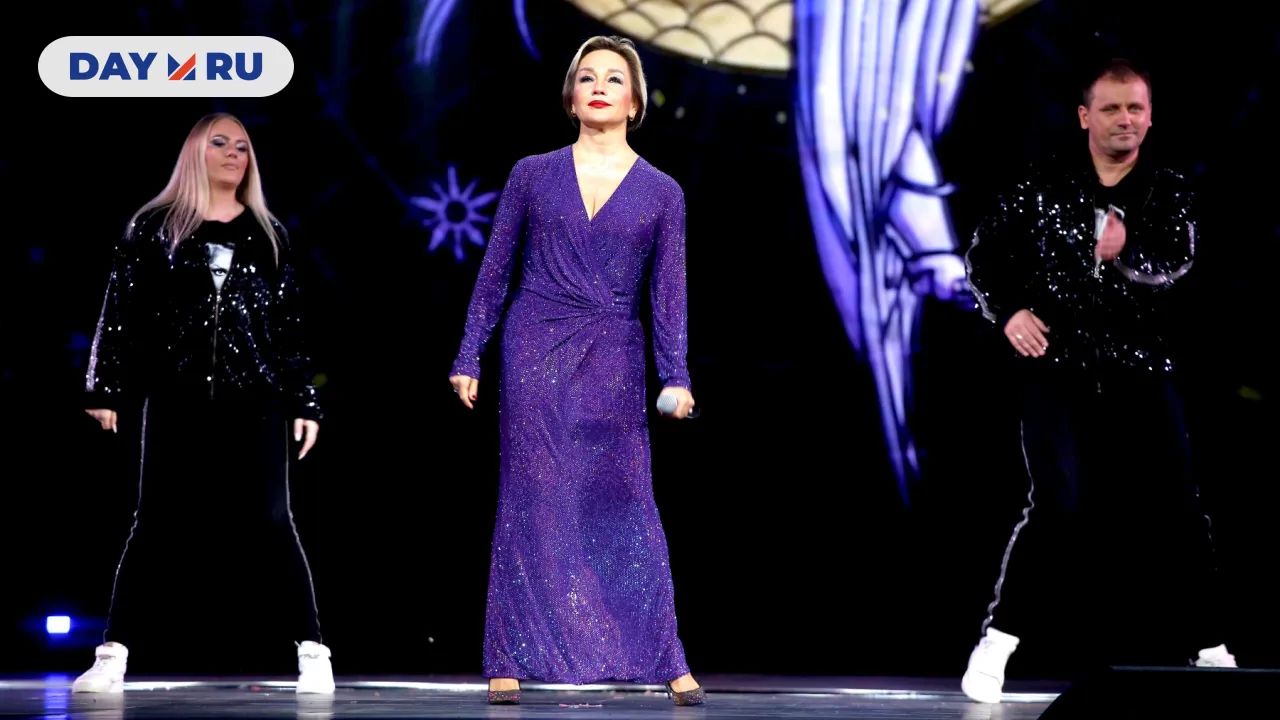 Татьяна Буланова с танцорами