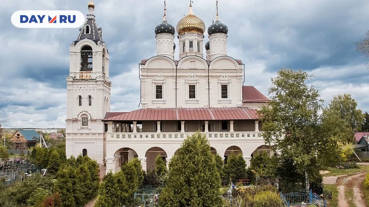 Церковь Троицы Живоначальной в селе Фаустово