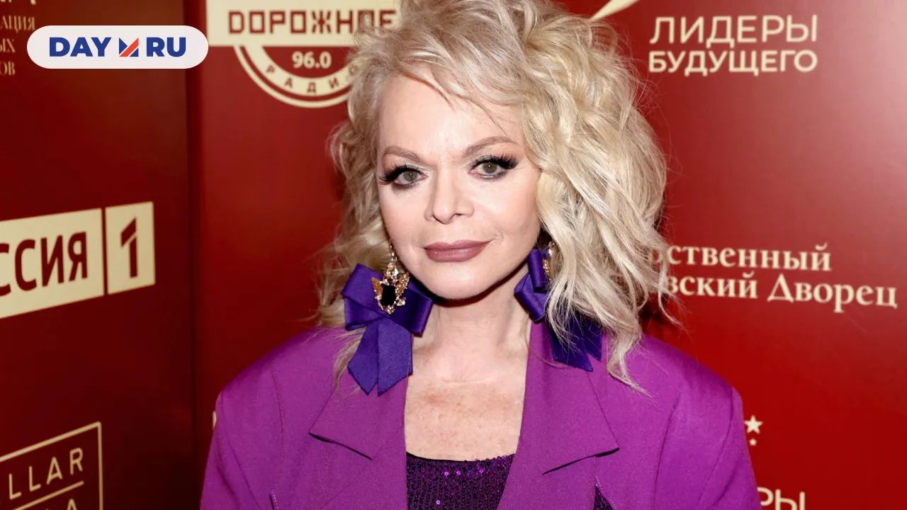 Лариса Долина