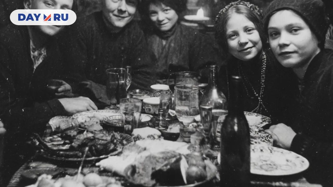 Советская семья 20-х годов, арт