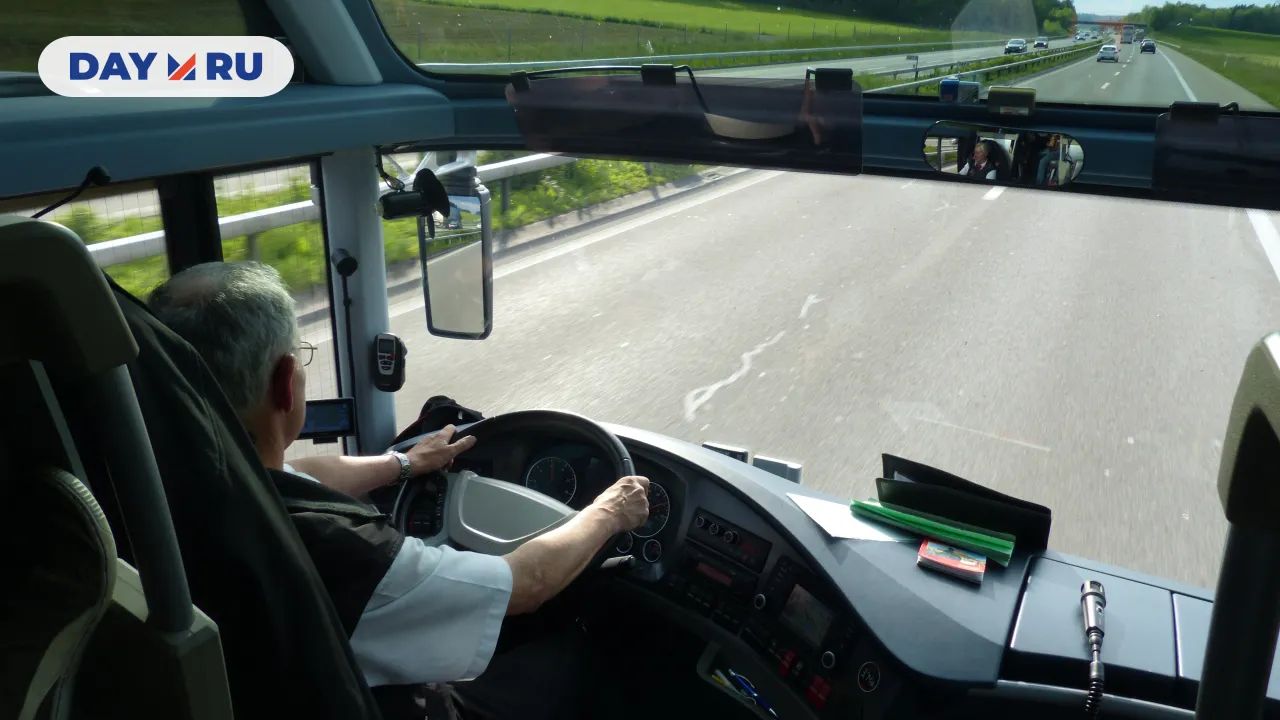 Водитель, автобус