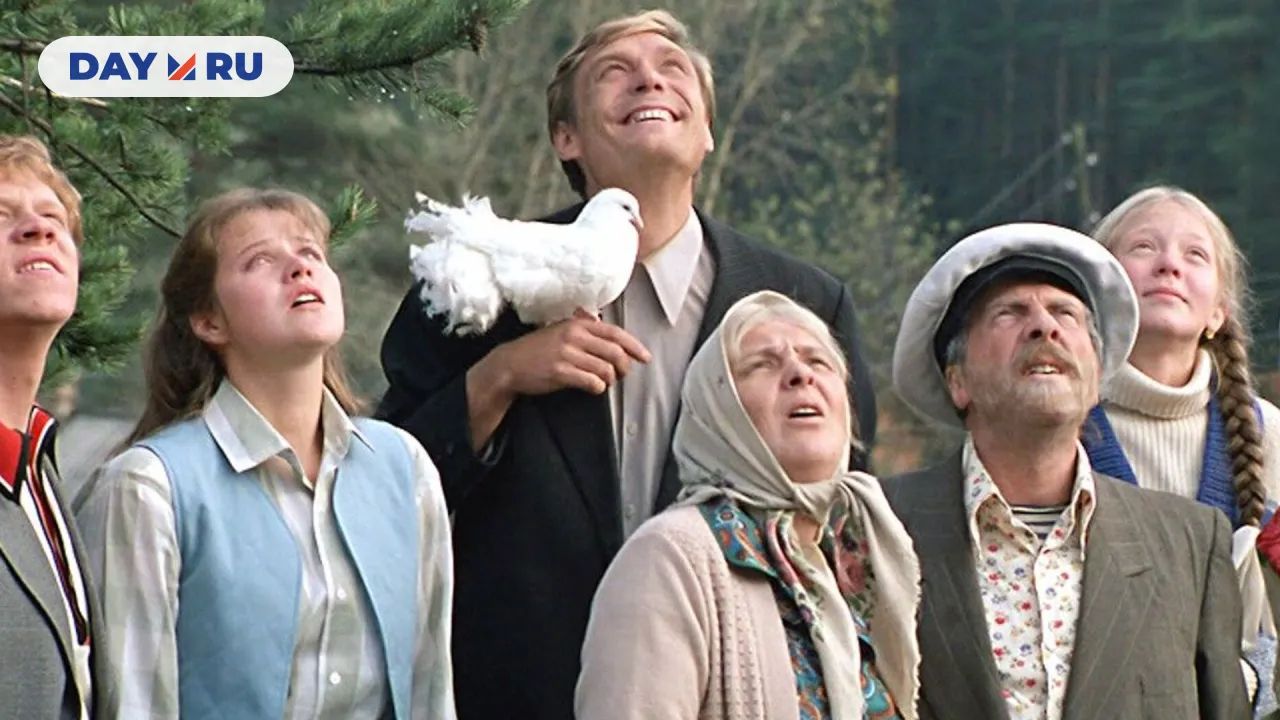 Кадр из фильма "Любовь и голуби"