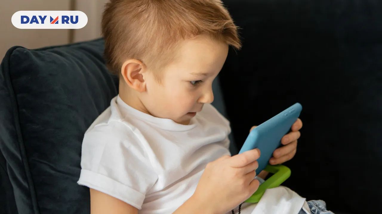 Ребенок, смартфон