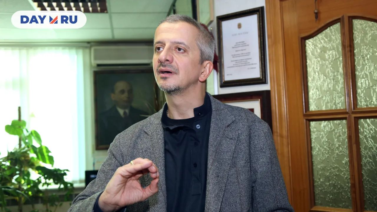 Константин Богомолов