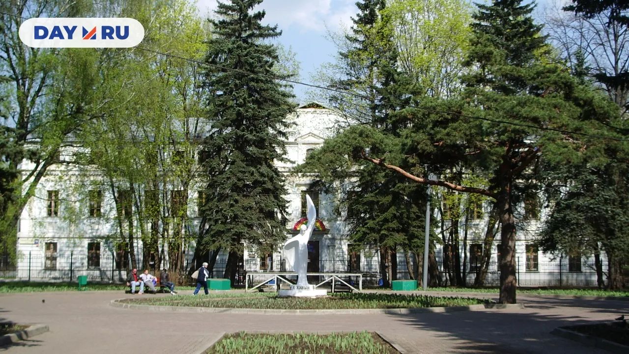 Центральная площадь парка