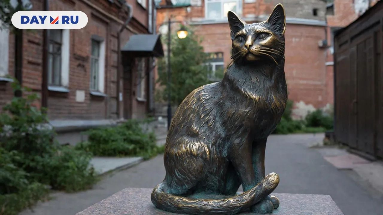 Скульптура кошки