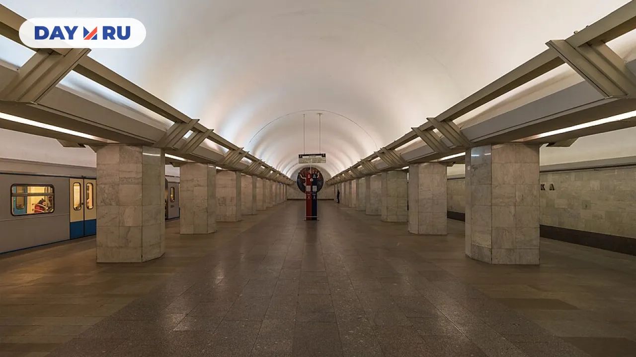 Станция метро "Полянка"