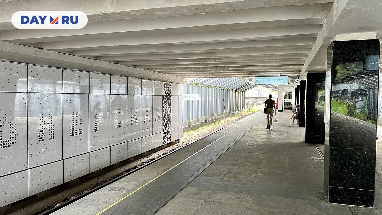 Станция метро Пионерская