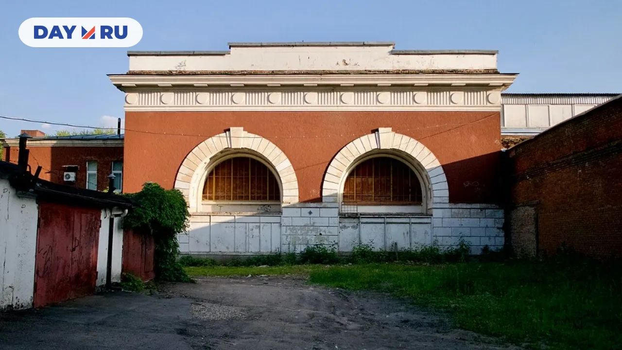 Вид на бывший вестибюль станции «Первомайская»