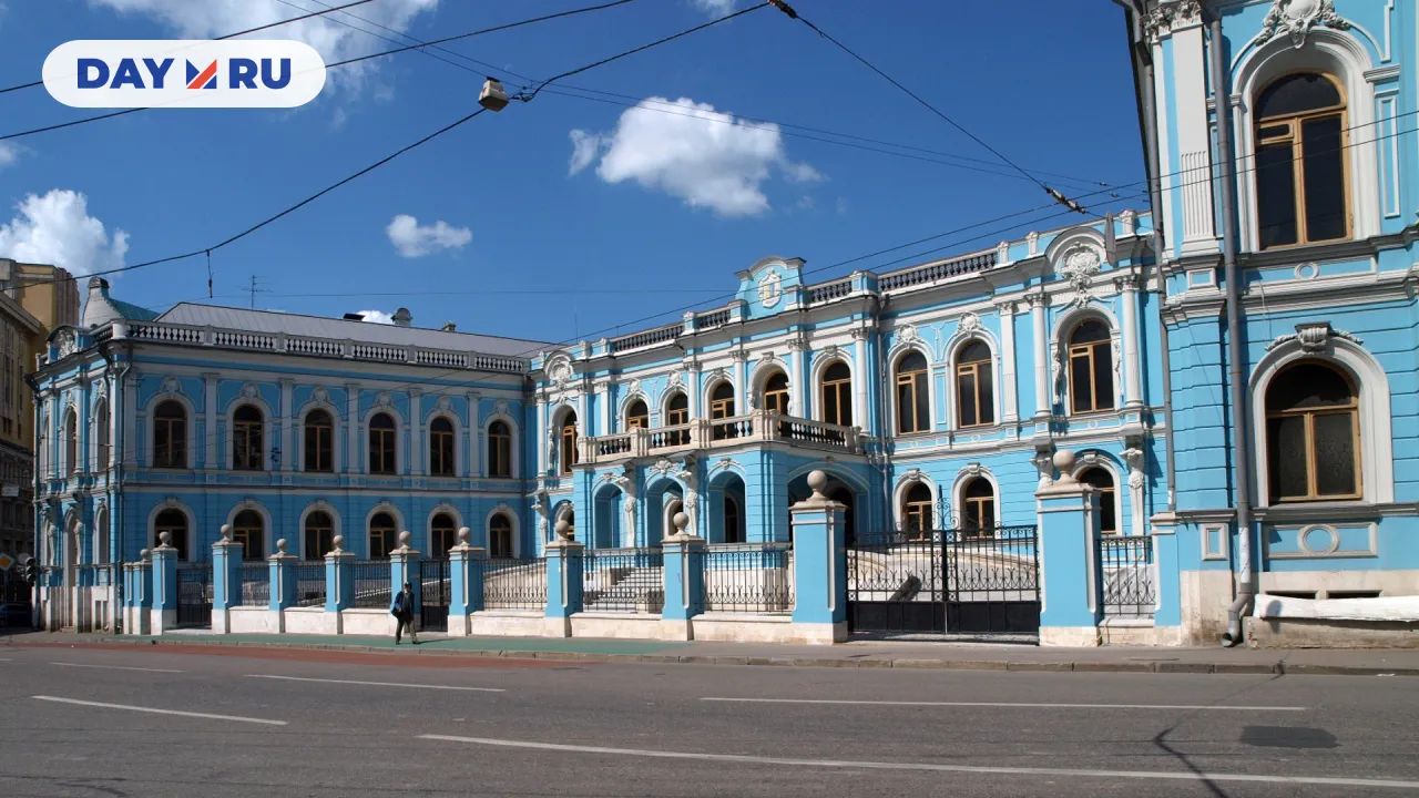 Вид на вход в особняк Черткова