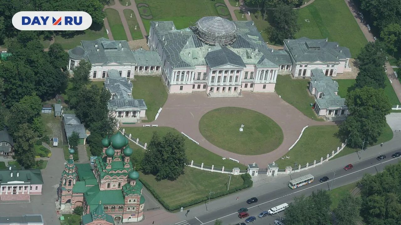 Вид на усадьбу со смотровой площадки Останкинской телебашни