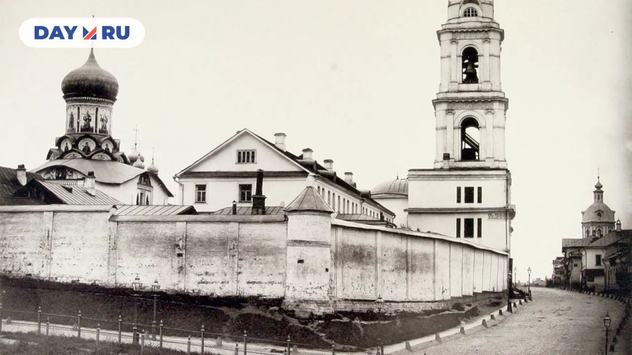 Монастырь в альбоме Найденова (вид с севера), 1881 год