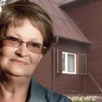 Нина Гребешкова на даче