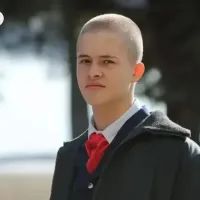 Леон Кемстач