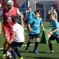 Выходи во двор