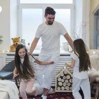 семья в квартире