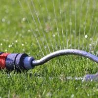 Уход за газоном