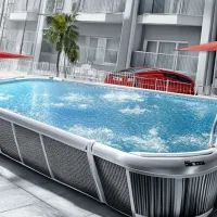 Бассейн во дворе