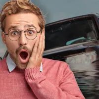 Автомобиль тонет