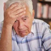 Пожилой мужчина