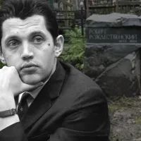 Роберт Рождественский и его могила