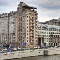 Дом на Набережной