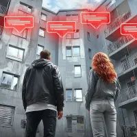 Жильцы у своего дома