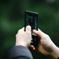 Руки, смартфон