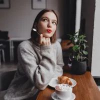 Девушка, кофе