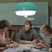 Кадр из фильма "Москва слезам не верит"