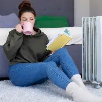 Женщина, обогреватель