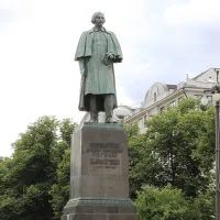 Памятник Николаю Васильевичу Гоголю