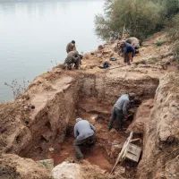 Археологи, арт