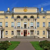 Александрийский дворец — старое здание Президиума РАН