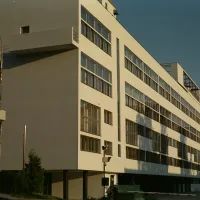 Западный фасад отреставрированного дома Наркомфина