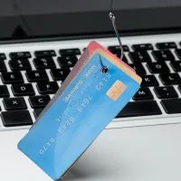 Карты на крючке