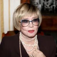 Вера Алентова