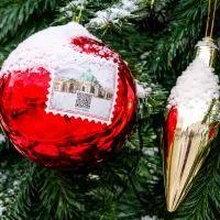 Игрушка на елке