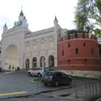 Птичья башня рядом с Третьяковским проездом